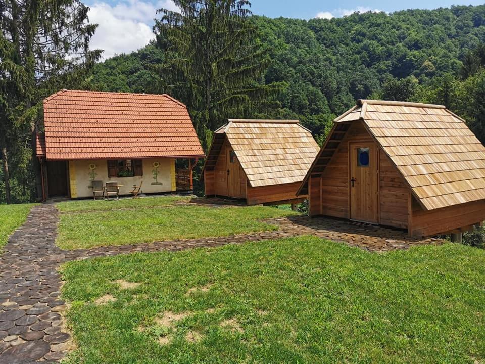 Glamping Naselje Zeleni Turizem Hotel Makole ภายนอก รูปภาพ