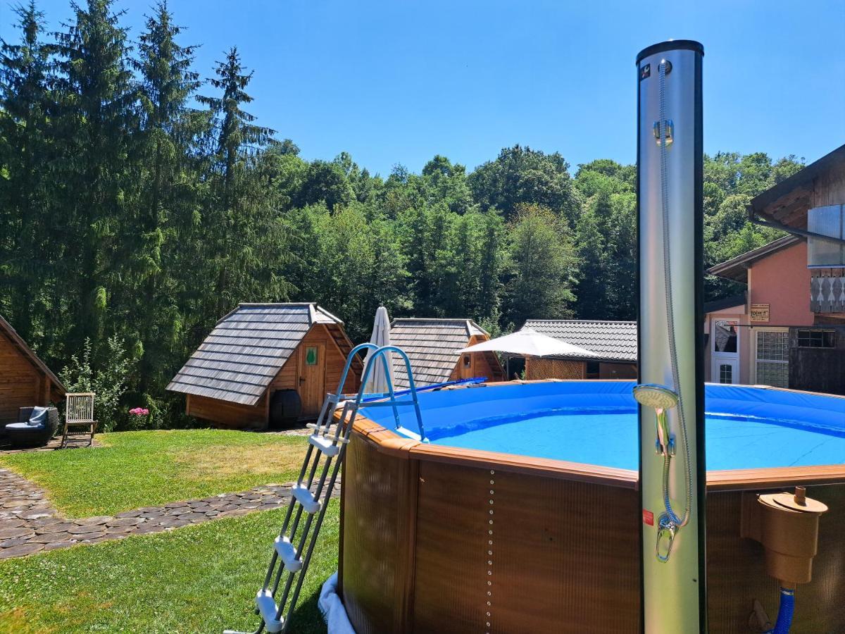 Glamping Naselje Zeleni Turizem Hotel Makole ภายนอก รูปภาพ