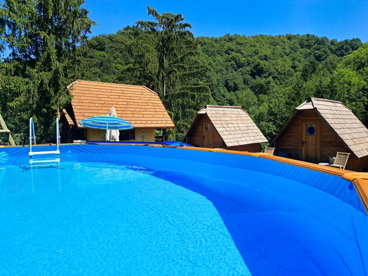 Glamping Naselje Zeleni Turizem Hotel Makole ภายนอก รูปภาพ